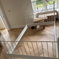 Wire Frame Double Bed w/mattress