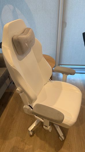 Secretlab TITAN Evo Chair - NanoGen Pure White