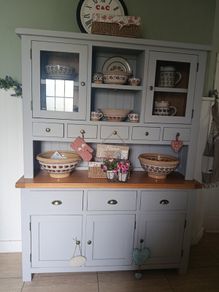 solid kitchen dresser delivery arranged