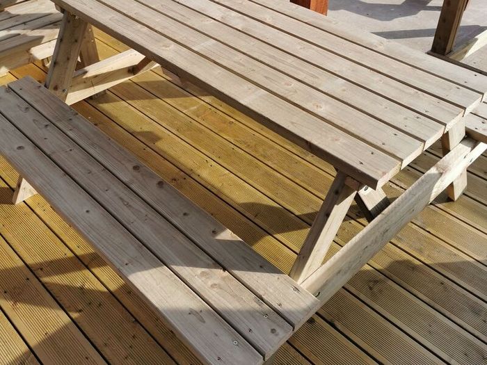 picnic bench