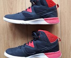 Basketball shoes - UK size 7