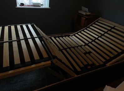 Electric adjustable single bed