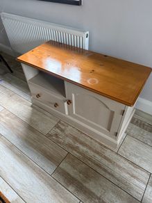Tv unit + pictures