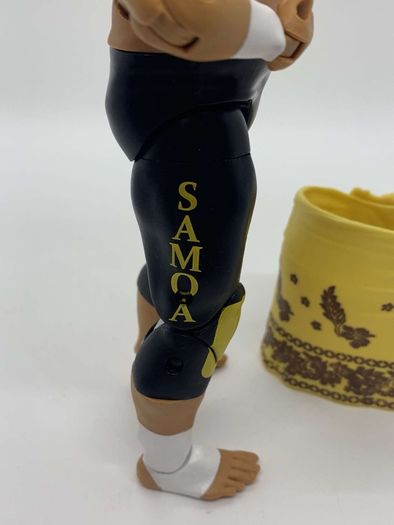 wwe elite HOF Hall Of Fame Afa & Sika action figures