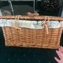 Wicker picnic basket Image 3