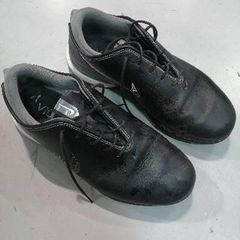 Golf shoes