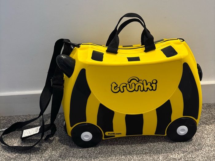 Trunki bee suitcase