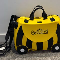 Trunki bee suitcase