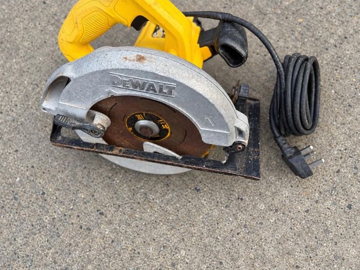 DeWalt DWE560 240V 184mm circular saw