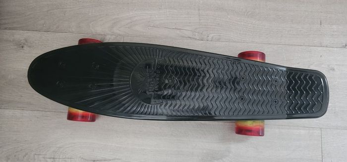 Sunset Led Light Complete Cruiser Skateboard - Black Rasta NRP 120 Eur