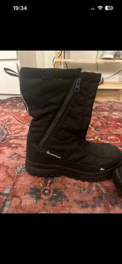 snow boots