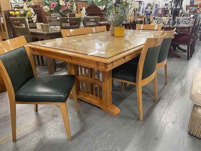 Dining Table with Matching 6 Chairs