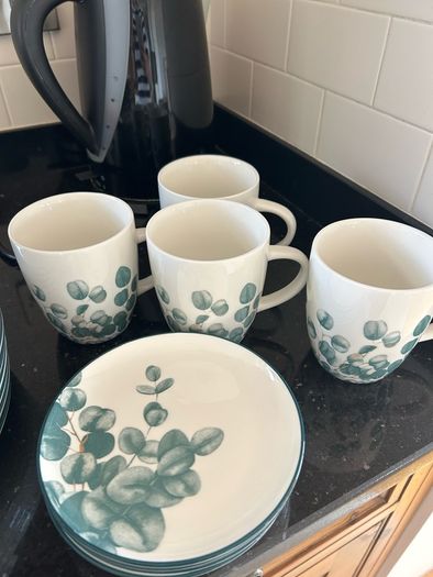Dinner set - Meadows & Byrne