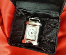New minature mantle clock