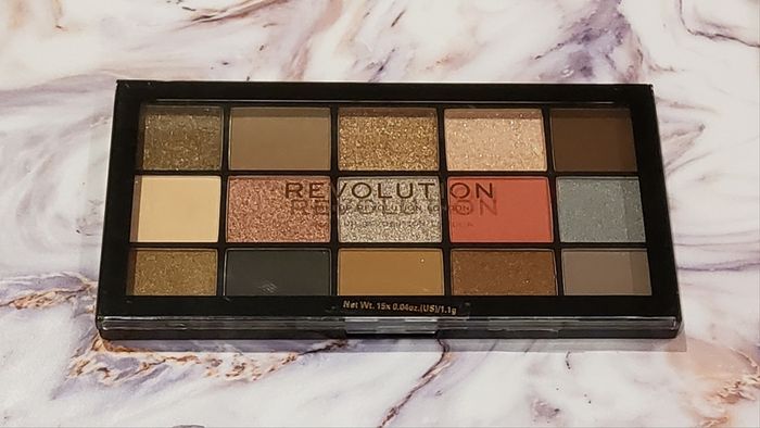 Revolution Reloaded Eyeshadow Palette - Hypnotic - New