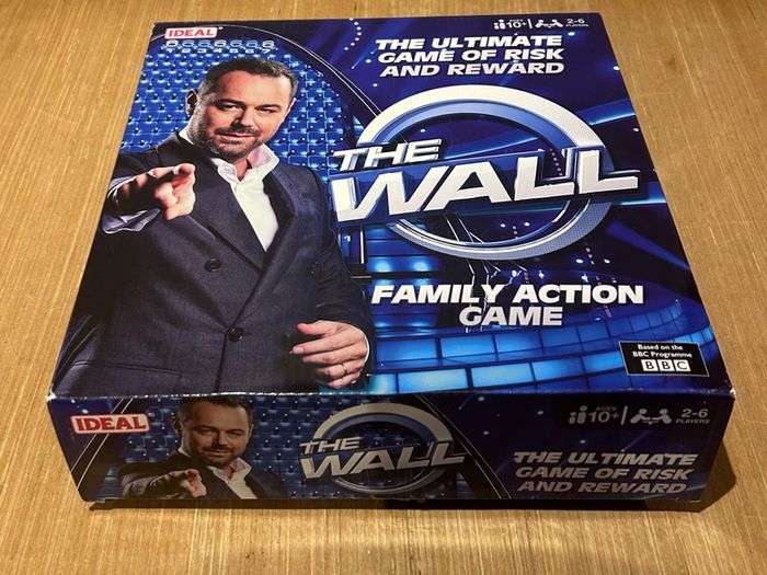 IDEAL The Wall The ultimate game of risk and reward Family Game