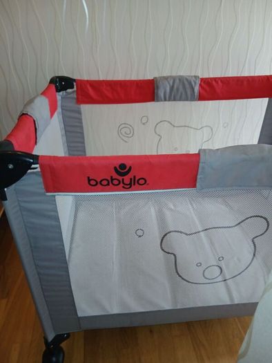 Travel Cot.