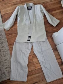 Kids kimono/gi size 9-10 yeare