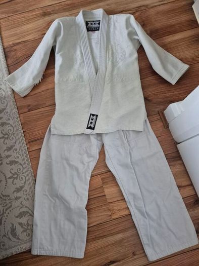 Kids kimono/gi size 9-10 yeare