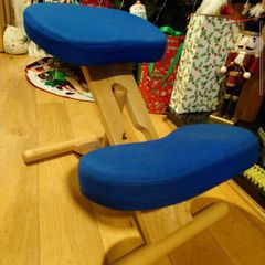 Comfortable, adjustable, ergonomic kneeling chair