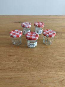 5 mini jam pots
