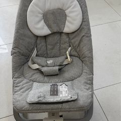 Joei bouncer and rocking chair with vibration and music