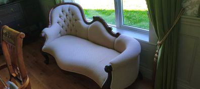 Elegant Upholstered Chaise Lounge