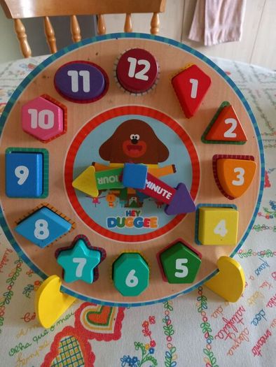 Hey Duggee Wooden Puzzle Clock