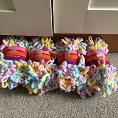 4 balls of puffy finger knitting yarn wool 100g each