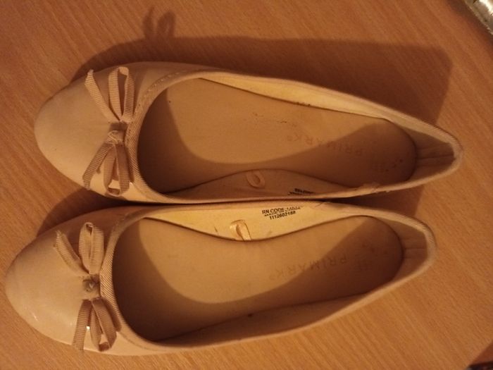 Girl's shoes, size 3