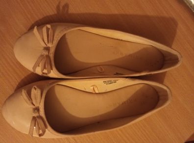Girl's shoes, size 3