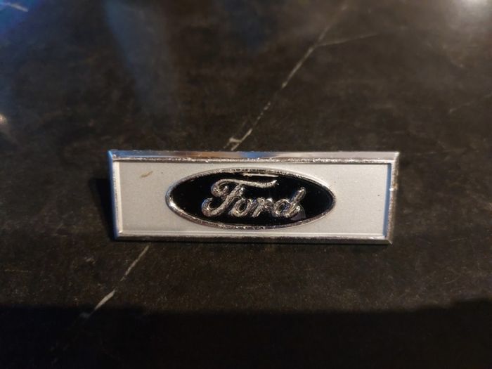 Ford badge