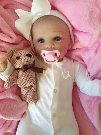 Reborns By Laura.  Introducing Newborn Baby Lacey.  5lbs In Weight.  Reborn Doll. Welcome To View