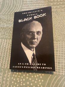 Edgar Cayce's Famous Black Book: An A-Z Guide to Cayce's Psychic Readings