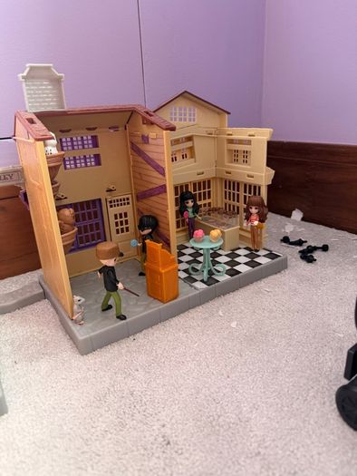 Harry Potter Magical Minis; Hogwarts Castle and additional Playsets