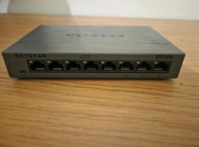 Netgear GS308 - 8 port desktop switch