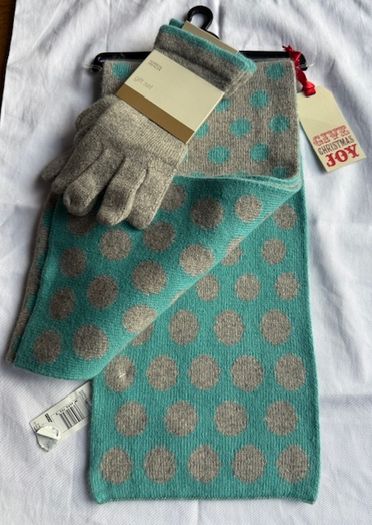 Glove & Scarf Set