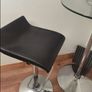 Glass round table with swivel chair Image 4