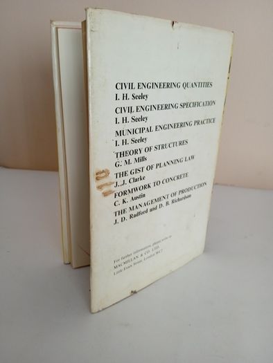 Building Quantities Explained: S.I. Metric Edition by Ivor H. Seeley (RB74)