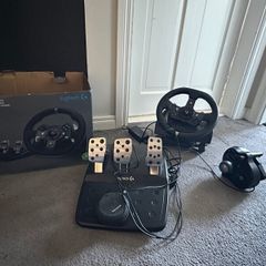 Racing Wheel and pedals G920
