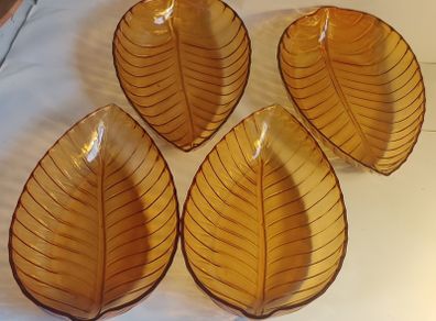 Vintage Orange 70's Leaf Shaped Plastic Bowls x 4