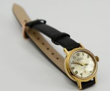Vintage Oriosa Swiss made International Gold Ladies Watch
