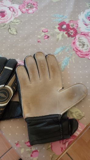Umbro goal keeper gloves