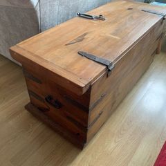 Chest / Blanket Box