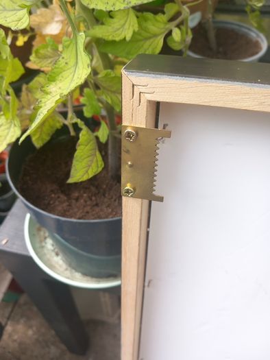 EZ Living mirror, great condition. D18