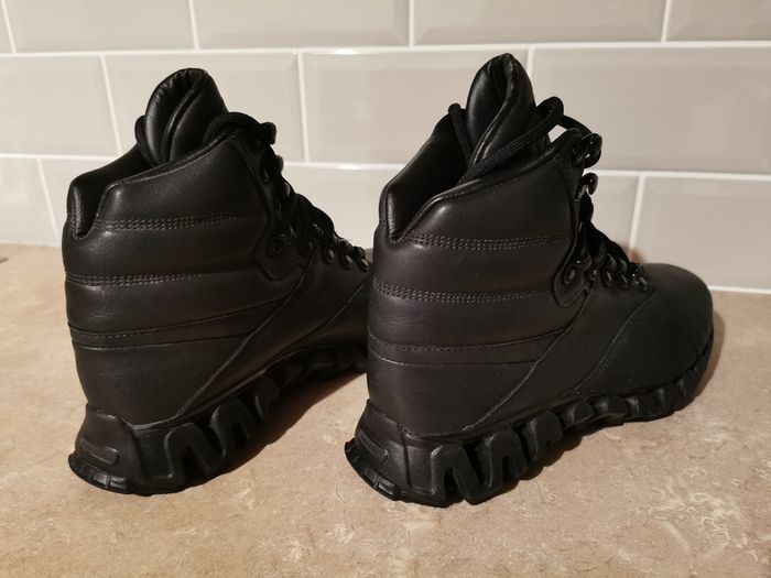 Men's Reebok boots Genuine leather Black Winter Sneakers EUR40 US7.5 UK6.5