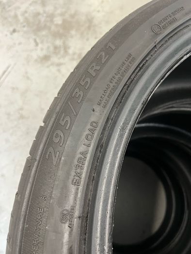 295/35/21 tyres