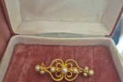 Vintage Gold Tone and Pearl Brooch