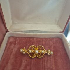 Vintage Gold Tone and Pearl Brooch