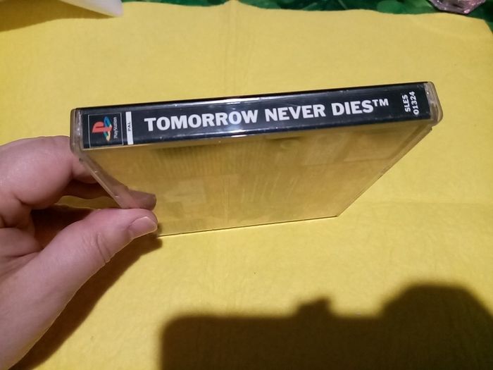 007 Tomorrow never dies PlayStation 1 Ps1 PlayStation 2 ps2 games Original